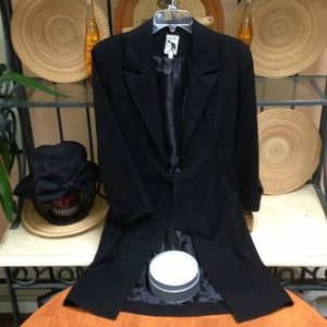 A beautiful  100% wool Saelee opera coat from Bebe