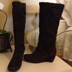 Kenneth Cole Reaction brown suede boots size 5.5