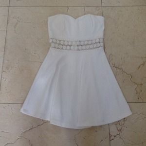 Strapless white Flowy dress