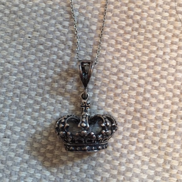 Crown necklace