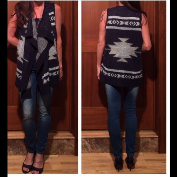 Sweaters - GORGEOUS BCBG MAXAZRIA SWEATER VEST!