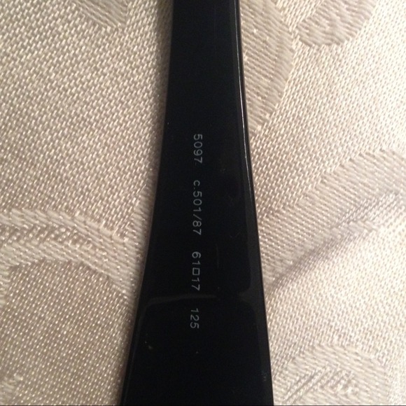 🌟HP 🌟AUTHENTIC {CHANEL} sunglasses - Picture 4 of 4