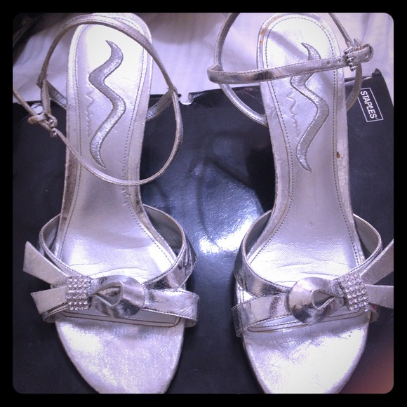 Silver Nine West Low heel Sandals