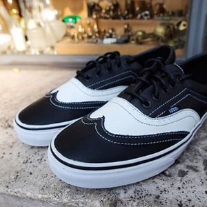 Wingtip VANS low. Men's