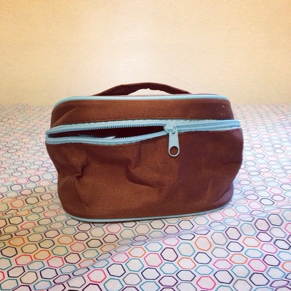 Accessories - Makeup bag