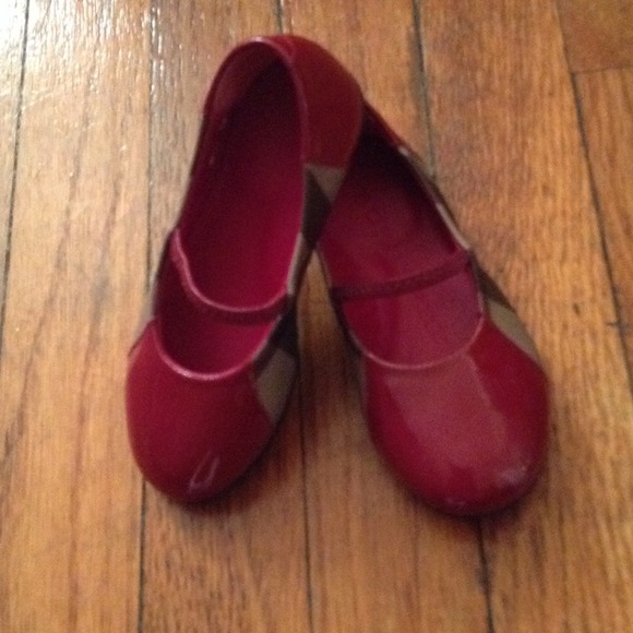 Burberry Other - Cute toddler shoes like new
