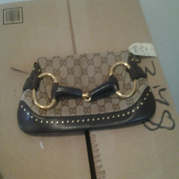 $375  pal  only + posh ship  GUCCI CLUTCH - Picture 1 of 3