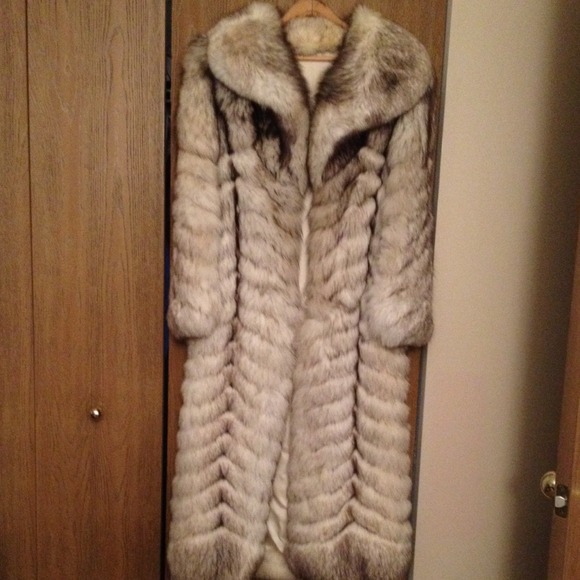 Outerwear - Natural blue fox fur coat