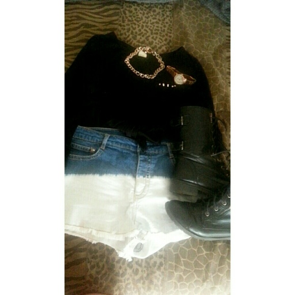 high waisted shorts & black top& boots bundle !