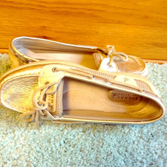 Gold Sperry Topsider Boat Shoe Sz 5.5 womens!