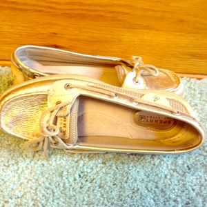 Gold Sperry Topsider Boat Shoe Sz 5.5 womens!