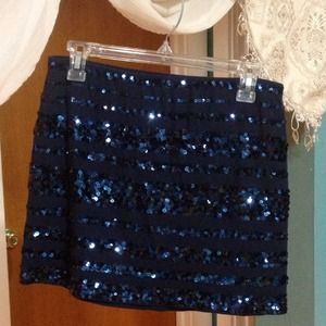 Skirt sequins.