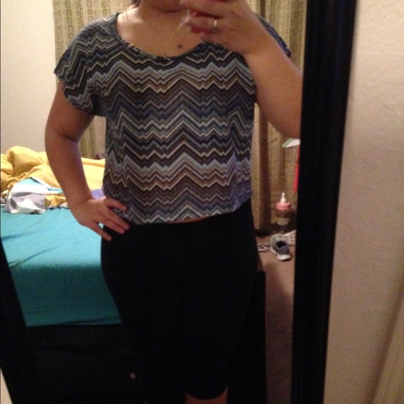 Chevron patterned top - Picture 2 of 3