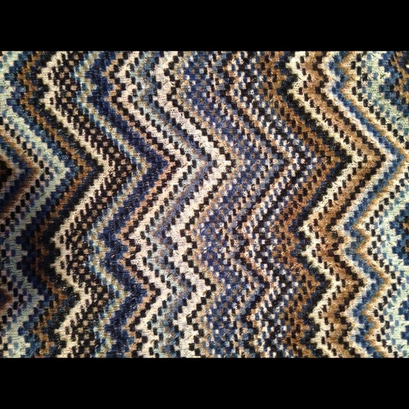 Chevron patterned top - Picture 3 of 3