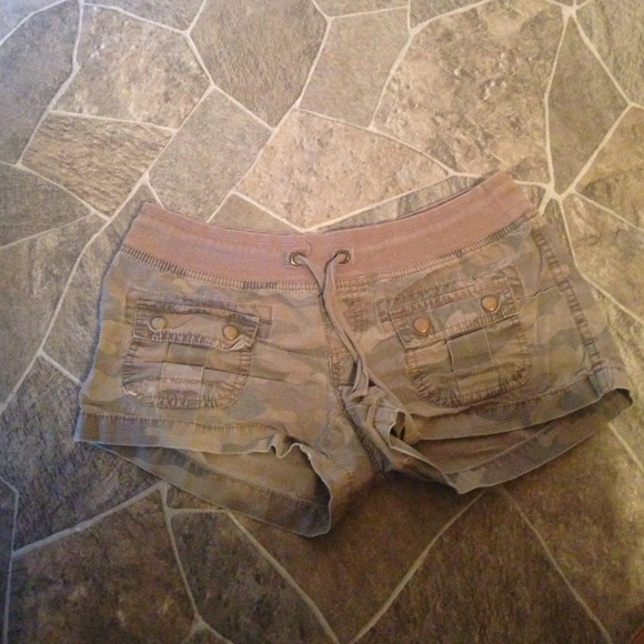 Camo drawstring shorts