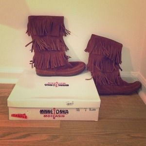 Size 8 Minnetonka Fringe Boots