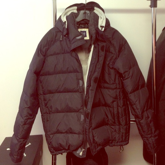 Gap hooded winter puff coat. MENS.