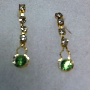 Vintage inspired dangling earrings. Vintage inspired dangling earrings.