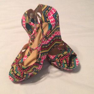 Hardly been worn Gianni Bini wedges!