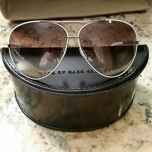 MARC BY MARC JACOBS white and gold aviators