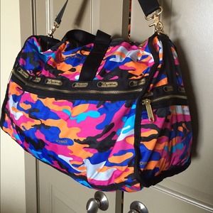 LeSportsac Large weekender + Gap puffer jacket