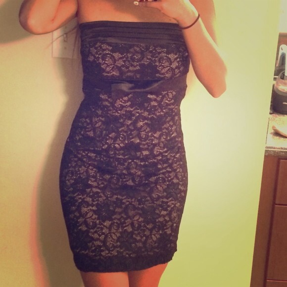 *Pics aren't mine* Black lace tube dress