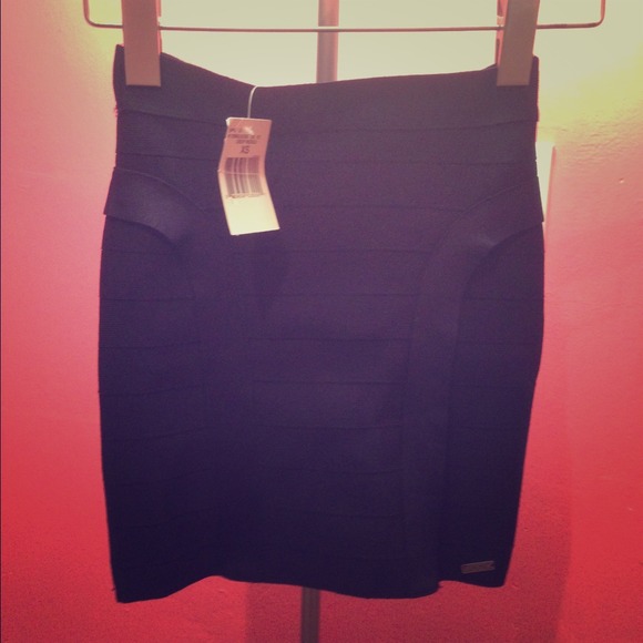Body con guess skirt - Picture 1 of 2