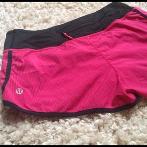 Lulu lemon pink pinstriped shorts