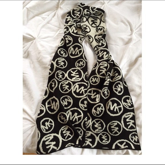 Michael Kors scarf