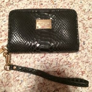 Brand new Michael Kors zip phone wallet clutch