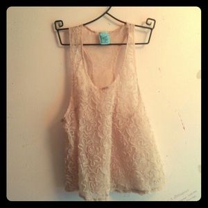 Flowy tank