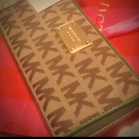 Brand new Michael Kors wallet
