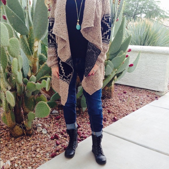 Khaki Aztec cardigan - Picture 3 of 4