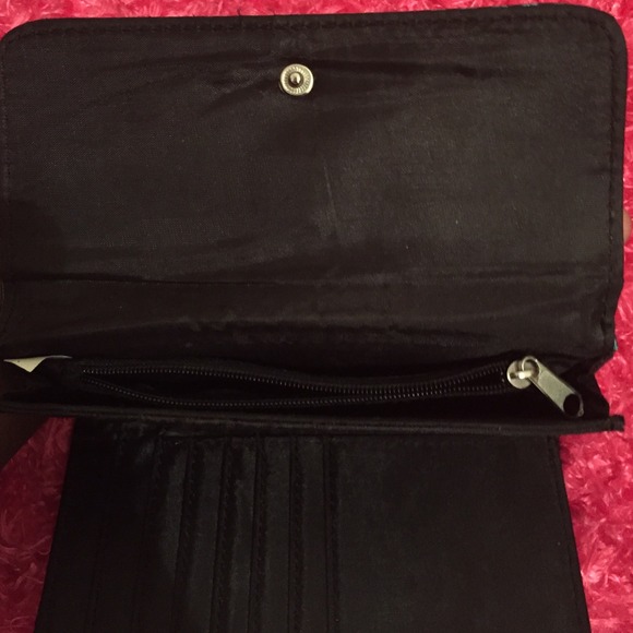 Trendy Clutch - Picture 3 of 3