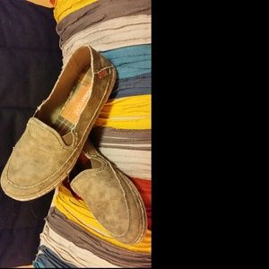 REDUCED! Rocket Dog Cloth Slip-ons