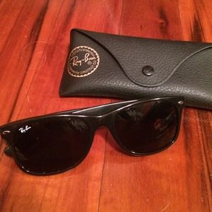 New Wayfarer RayBands