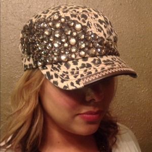 Olive & pique Hat  leopard Designe