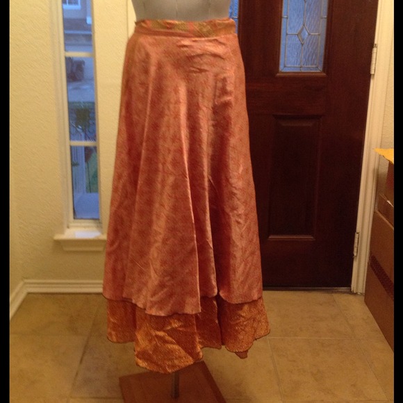 💯% silk skirt