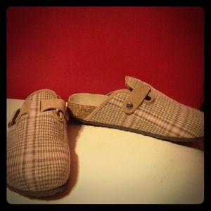 American Eagle Outfitters Tan and Pink Plaid Clogs