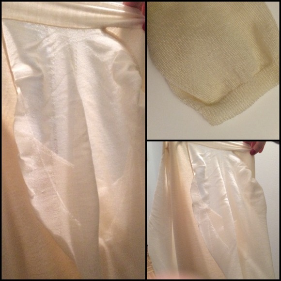 Gucci cashmere and silk cream sweater and  hanger - Picture 3 of 4