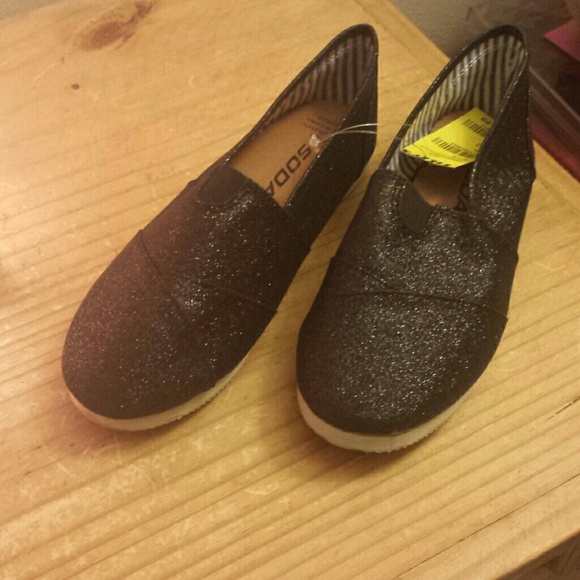 Shoes - Picture 1 of 1