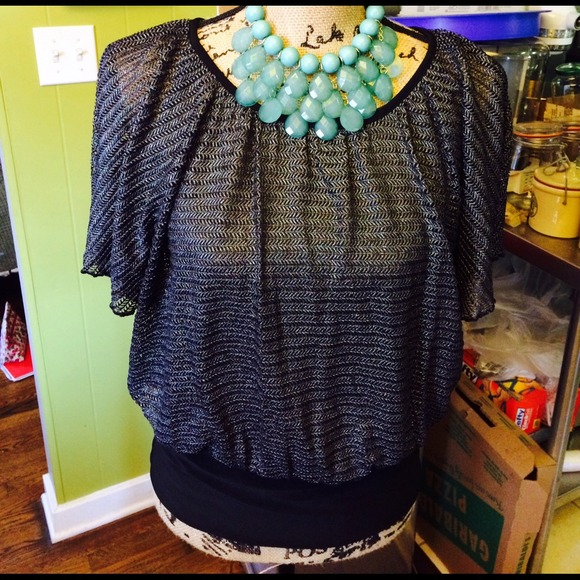 SHIMMERING BLK TOP