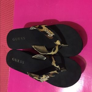 Guess sandal