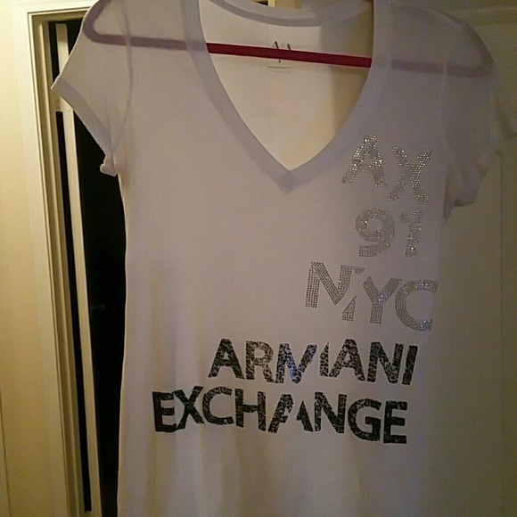 !!!Bundle!!!  V neck t shirt and guess tank