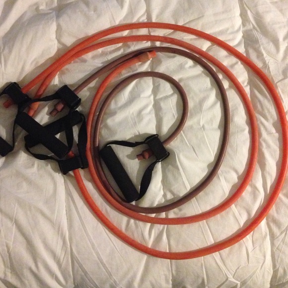 3 resistance bands AND 2 sets of handles - Picture 1 of 4
