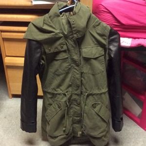 Green and leather sleeves jacket!