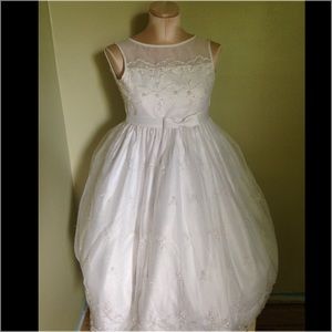 White flower girl dress