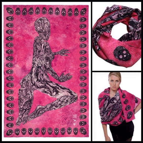 DAR LIN Accessories - DAR LIN 💕💀💕 Sirena Scarf. NWT