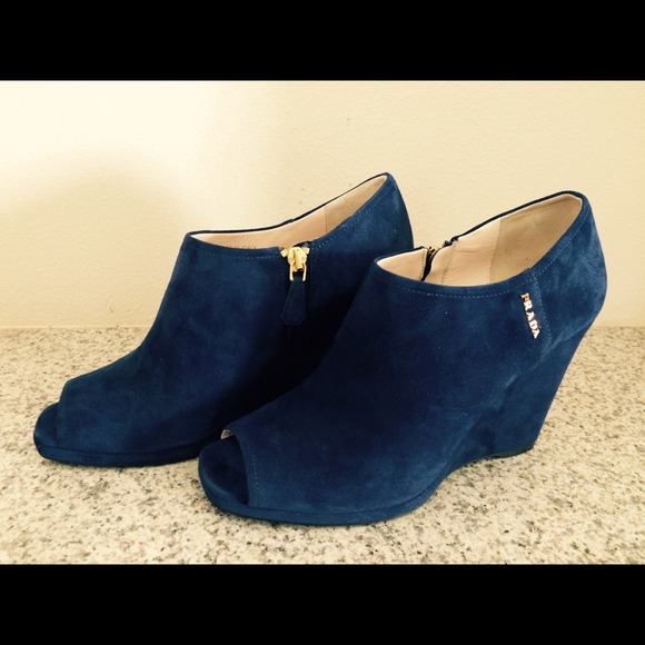 **SOLD**NWT PRADA LUXURY BLUE SUEDE WEDGE BOOTIES - Picture 3 of 4