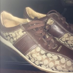 Coach logo brown tennis